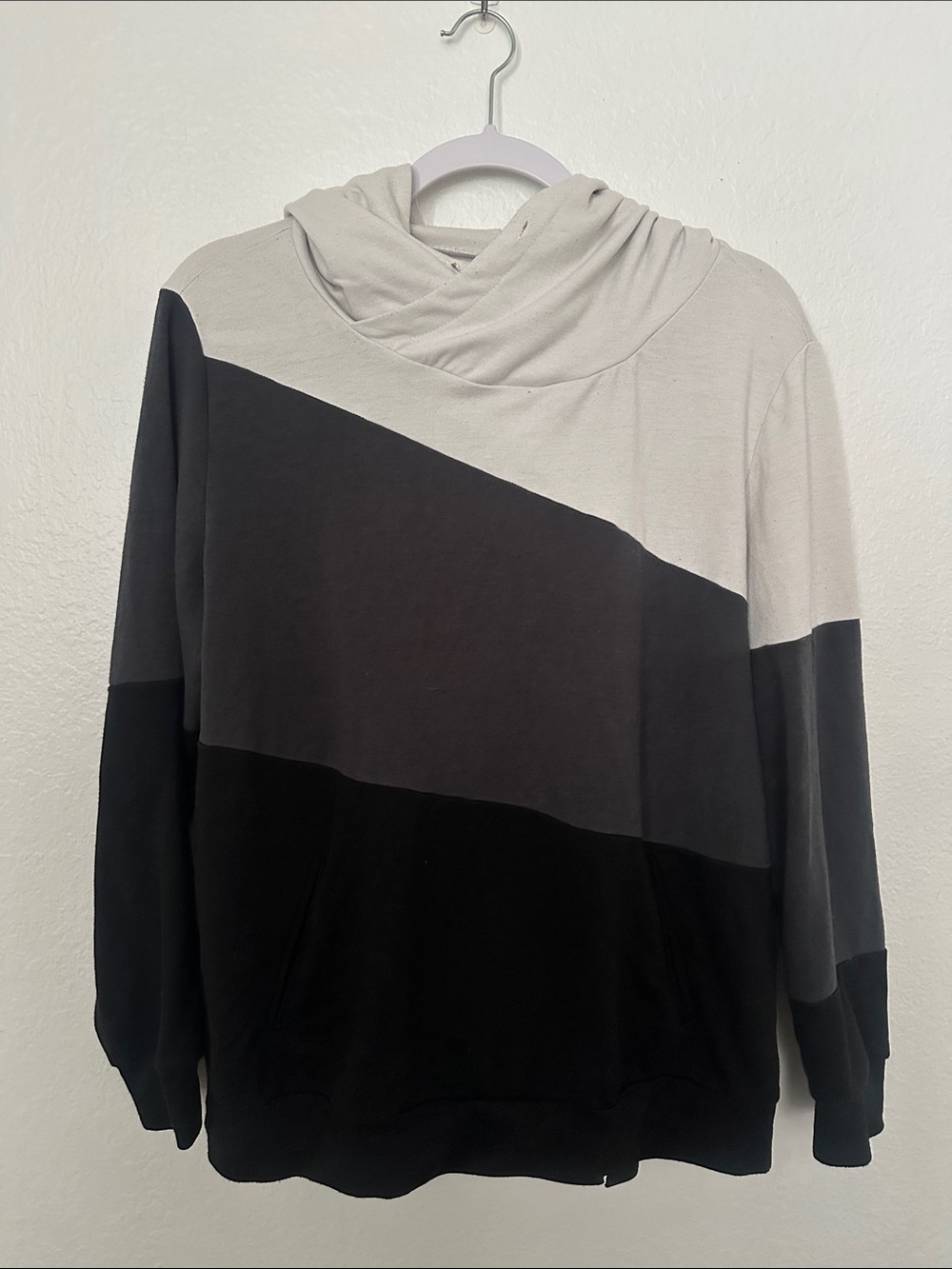 Colorblock Hooded Long-Sleeve Shirt - Black & Gray